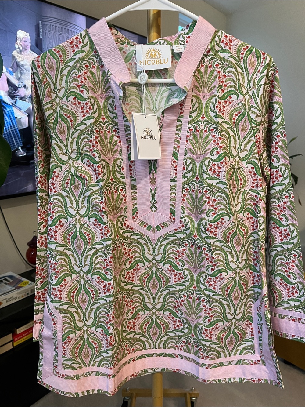 Nico Blu size Petite M Pink & Green Printed Tunic Top